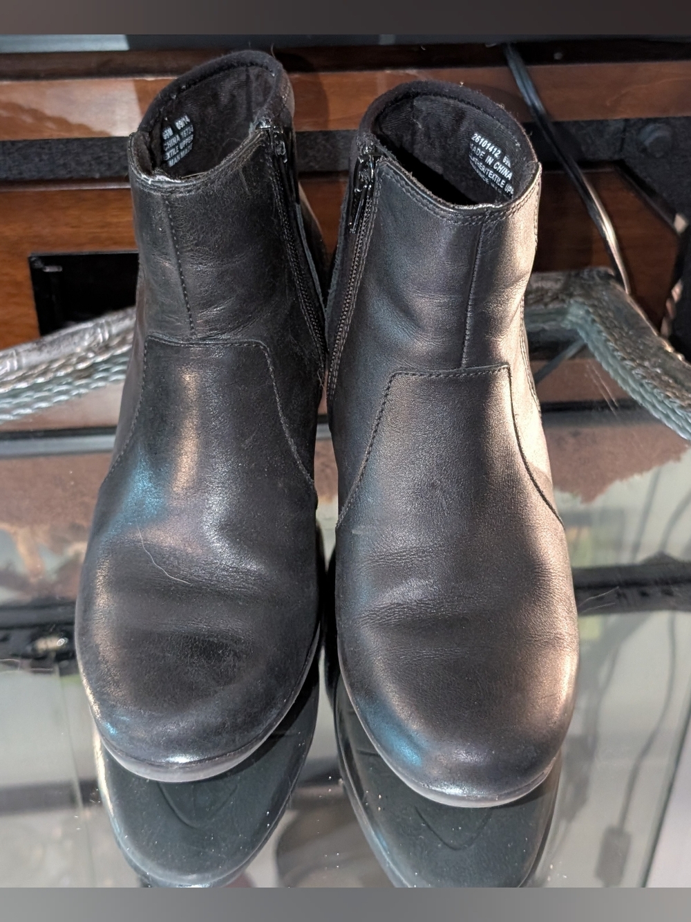 Clarks Black Leather Ankle Boots US 6.5M
